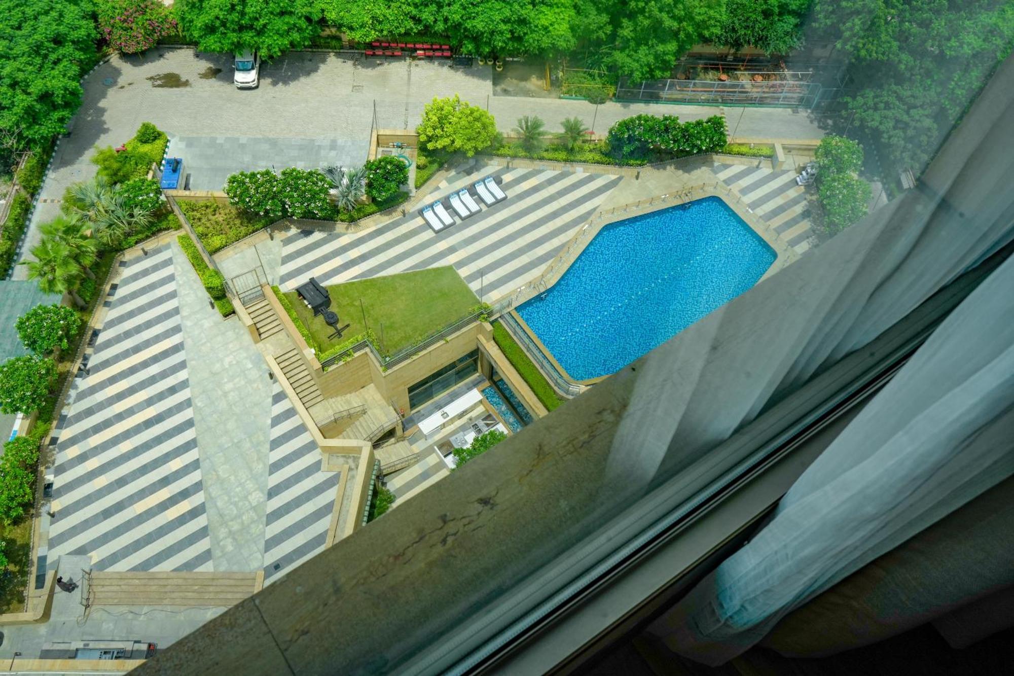Courtyard By Marriott Gurugram Downtown Hotel Gurgaon Ngoại thất bức ảnh